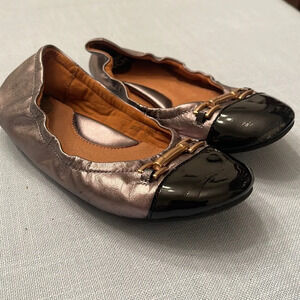Umi Cloud tech Clio II flat little girls size 1.5
